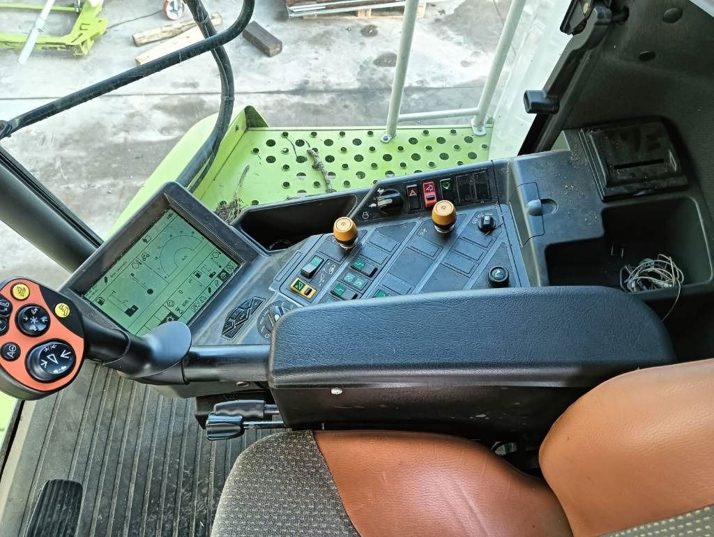 Claas Lexion 570 - Moissonneuse-batteuse: photos 3 Claas Lexion 570 - Moissonneuse-batteuse: photos 3