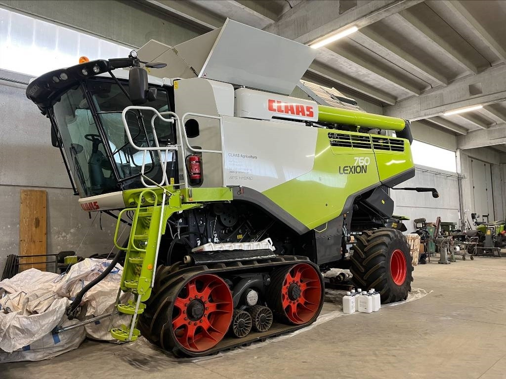 Claas Lexion 760 TT - Moissonneuse-batteuse: photos 1 Claas Lexion 760 TT - Moissonneuse-batteuse: photos 1