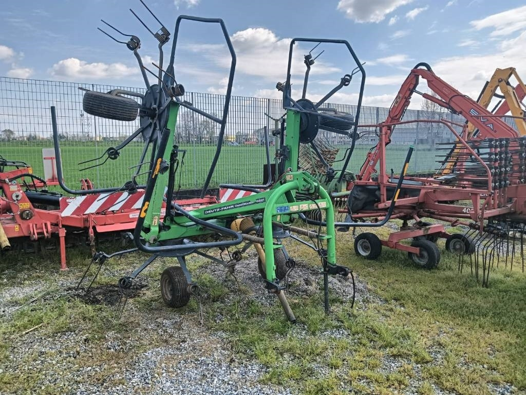 Deutz-fahr 5521 - Enrubanneuse: photos 4 Deutz-fahr 5521 - Enrubanneuse: photos 4