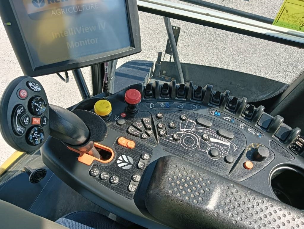 New Holland FR 650  — crédit-bail New Holland FR 650: photos 12