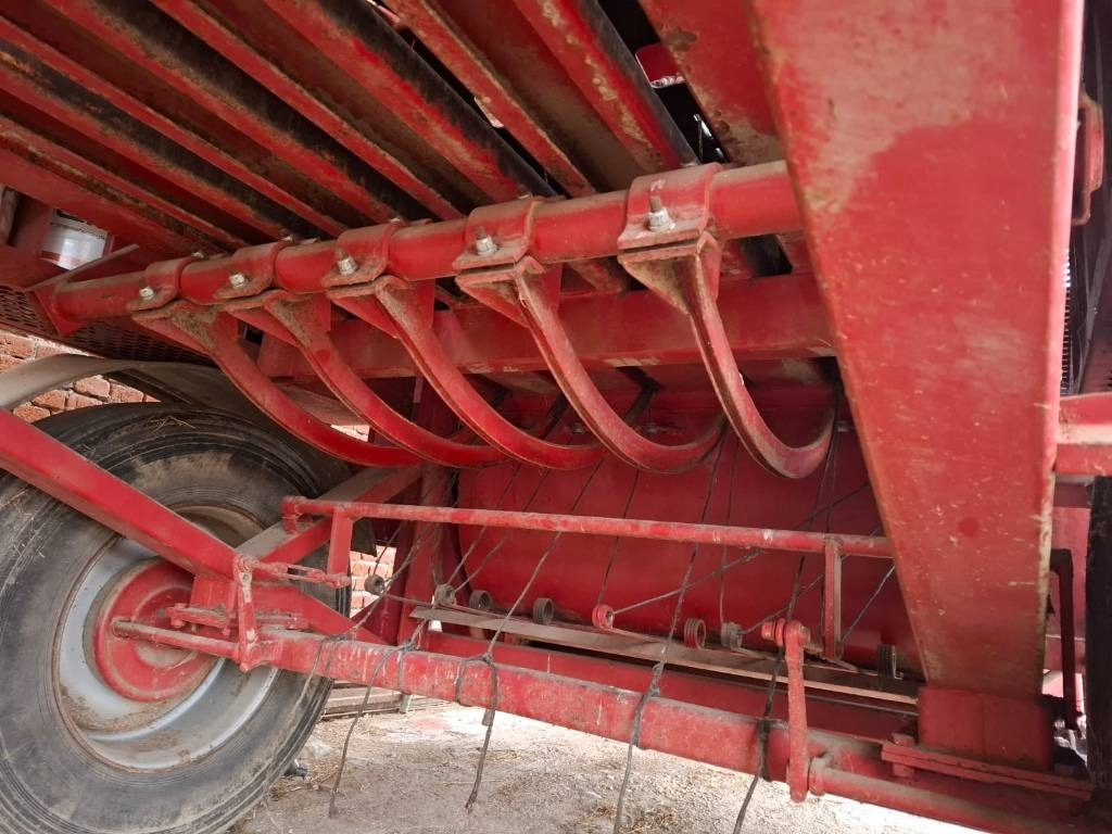 Supertino SP 60 120 - Presse à balles rondes: photos 5 Supertino SP 60 120 - Presse à balles rondes: photos 5