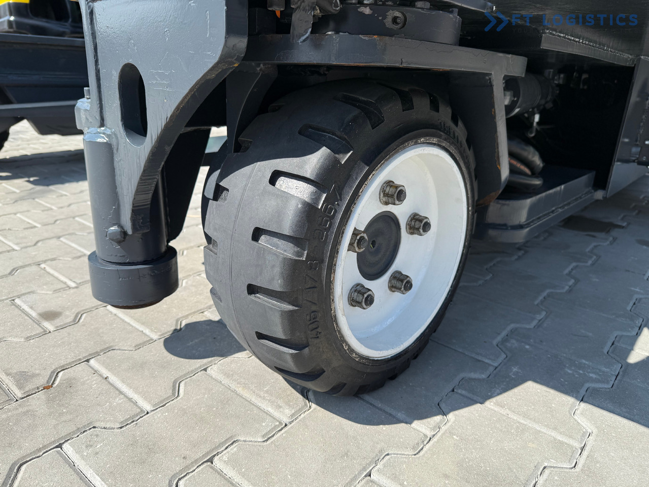 COMBILIFT C5000E / ELECTRIC / TRIPLEX 8300MM / FULL FREE LIFT / WIDE POSITIONER / FORK SIDESHIFT / BATTERY LIKE NEW - Chariot multidirectionnel: photos 3 COMBILIFT C5000E / ELECTRIC / TRIPLEX 8300MM / FULL FREE LIFT / WIDE POSITIONER / FORK SIDESHIFT / BATTERY LIKE NEW - Chariot multidirectionnel: photos 3