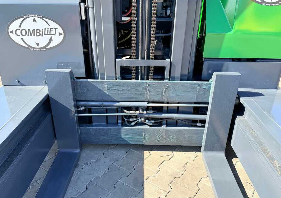 Combilift C3000 / DIESEL / DUPLEX - 4100MM / FREE-LIFT / CABIN / LIKE-NEW - Chariot multidirectionnel: photos 4 Combilift C3000 / DIESEL / DUPLEX - 4100MM / FREE-LIFT / CABIN / LIKE-NEW - Chariot multidirectionnel: photos 4