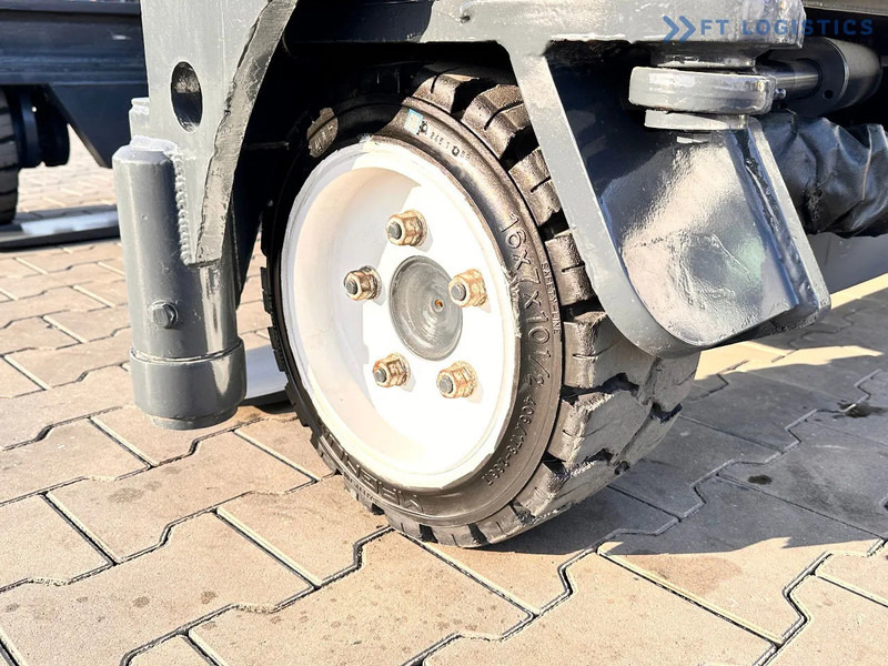 Combilift C3000 / DUPLEX / 4100MM / LPG / FREE LIFT / Like New C3000 / DUPLEX / 4100MM / LPG / FREE LIFT / Like New - Chariot multidirectionnel: photos 4 Combilift C3000 / DUPLEX / 4100MM / LPG / FREE LIFT / Like New C3000 / DUPLEX / 4100MM / LPG / FREE LIFT / Like New - Chariot multidirectionnel: photos 4