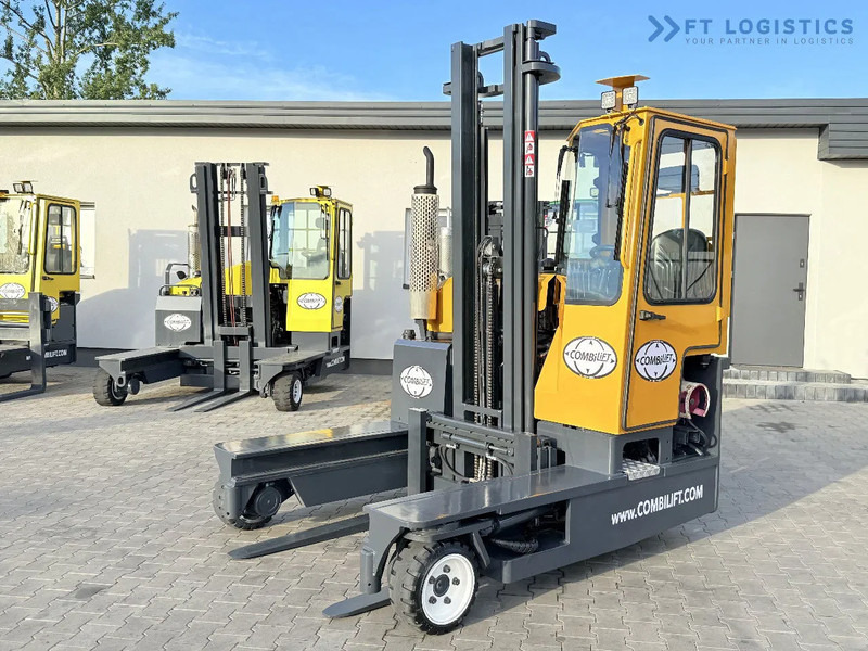 Combilift C3000 / GAS / DUPLEX 4500MM / ONLY 3096 HOURS / FORK SIDE SHIFT / FULL CABIN / EXCELLENT CONDITION / Wide range of four-way and - Chariot multidirectionnel: photos 1 Combilift C3000 / GAS / DUPLEX 4500MM / ONLY 3096 HOURS / FORK SIDE SHIFT / FULL CABIN / EXCELLENT CONDITION / Wide range of four-way and - Chariot multidirectionnel: photos 1