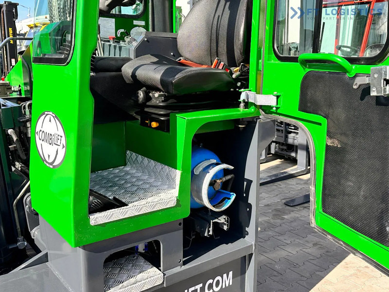 Combilift C4000 / LPG / DUPLEX / 4500MM / FREE LIFT / LIKE NEW C4000 / LPG / DUPLEX / 4500MM / FREE LIFT / LIKE NEW - Chariot multidirectionnel: photos 5 Combilift C4000 / LPG / DUPLEX / 4500MM / FREE LIFT / LIKE NEW C4000 / LPG / DUPLEX / 4500MM / FREE LIFT / LIKE NEW - Chariot multidirectionnel: photos 5