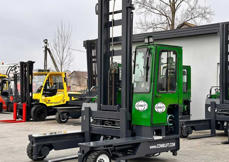 Combilift C4000 / LPG / DUPLEX / LIFTING HEIGHT 550CM / FREE LIFT / LIKE NEW - Chariot multidirectionnel: photos 1 Combilift C4000 / LPG / DUPLEX / LIFTING HEIGHT 550CM / FREE LIFT / LIKE NEW - Chariot multidirectionnel: photos 1