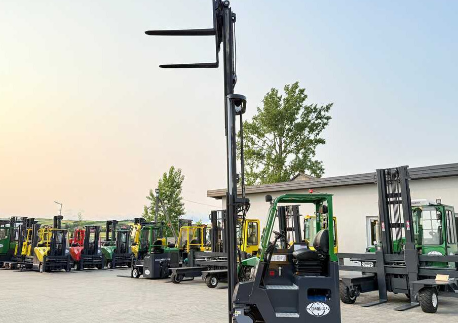 Chariot multidirectionnel Combilift C4000CB / TRIPLEX - 5200MM / LPG / FREE LIFT / FORK POSITIONER / FORK SIDESHIFT / HEIGHT 2450MM / LIKE NEW: photos 30