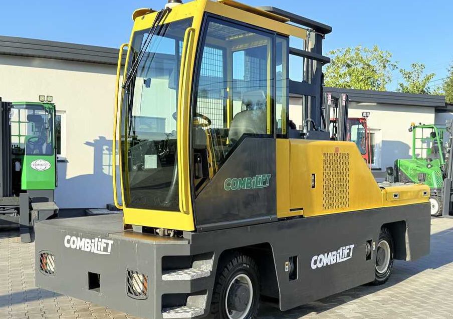 Combilift C5000FSL / DIESEL / DUPLEX - 4000MM / FREE-LIFT / CABIN / A wide range of four-way and side loaders, tailored to diverse needs and applications. - Chariot latéral: photos 1 Combilift C5000FSL / DIESEL / DUPLEX - 4000MM / FREE-LIFT / CABIN / A wide range of four-way and side loaders, tailored to diverse needs and applications. - Chariot latéral: photos 1
