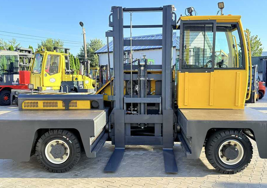 Combilift C5000FSL / DIESEL / DUPLEX - 4000MM / FREE-LIFT / CABIN / A wide range of four-way and side loaders, tailored to diverse needs and applications. - Chariot latéral: photos 5 Combilift C5000FSL / DIESEL / DUPLEX - 4000MM / FREE-LIFT / CABIN / A wide range of four-way and side loaders, tailored to diverse needs and applications. - Chariot latéral: photos 5