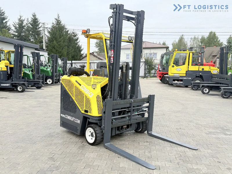 Combilift CB2500 / DUPLEX / 4100MM / DIESEL / FREE LIFT / FORK POSITIONER / SIDE SHIFT / LIKE NEW / Wide range of four-way and side loader - Chariot multidirectionnel: photos 4 Combilift CB2500 / DUPLEX / 4100MM / DIESEL / FREE LIFT / FORK POSITIONER / SIDE SHIFT / LIKE NEW / Wide range of four-way and side loader - Chariot multidirectionnel: photos 4