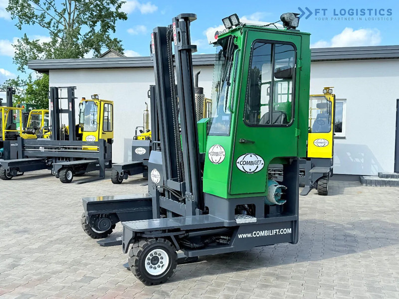 Combilift COMBILIFT C3500 – DUPLEX 4100mm – Year 2016 – 6779 hours – GAS – EXTENDABLE FORKS 800 / 1100MM – CABIN – HEATING + AIR CONDITION - Chariot multidirectionnel: photos 3 Combilift COMBILIFT C3500 – DUPLEX 4100mm – Year 2016 – 6779 hours – GAS – EXTENDABLE FORKS 800 / 1100MM – CABIN – HEATING + AIR CONDITION - Chariot multidirectionnel: photos 3