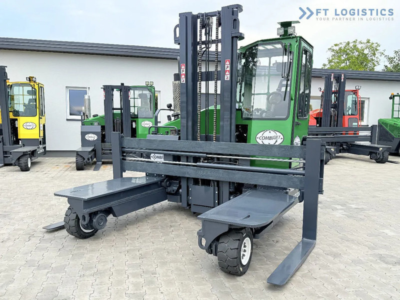 Combilift Combilift C4500 / DIESEL / DUPLEX 4000MM / WIDE FORK POSITIONER / HEATING / FULL CABIN / PERFECT CONDITION / Wide range of four- - Chariot multidirectionnel: photos 5 Combilift Combilift C4500 / DIESEL / DUPLEX 4000MM / WIDE FORK POSITIONER / HEATING / FULL CABIN / PERFECT CONDITION / Wide range of four- - Chariot multidirectionnel: photos 5