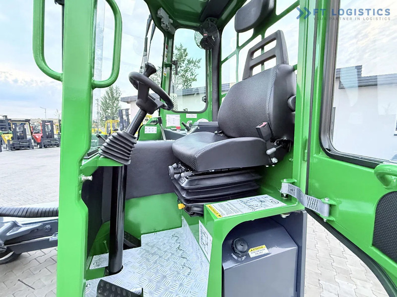 Chariot multidirectionnel Combilift Combilift C4500 / DIESEL / DUPLEX 4000MM / WIDE FORK POSITIONER / HEATING / FULL CABIN / PERFECT CONDITION / Wide range of four-: photos 14 Chariot multidirectionnel Combilift Combilift C4500 / DIESEL / DUPLEX 4000MM / WIDE FORK POSITIONER / HEATING / FULL CABIN / PERFECT CONDITION / Wide range of four-: photos 14