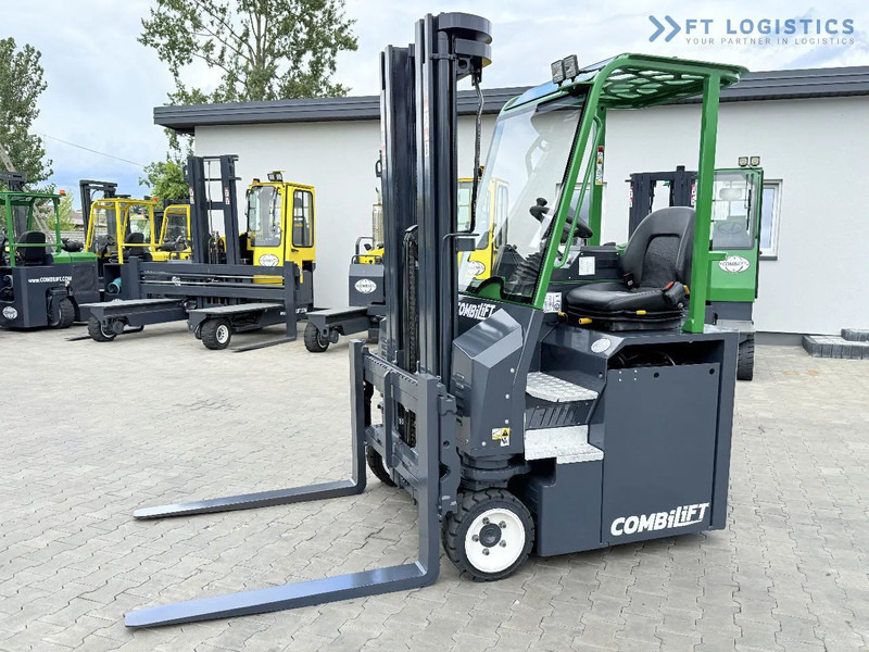 Combilift Combilift CBE2500 / TRIPLEX / 5500MM / FREE LIFT / ELECTRIC DRIVE / ONLY 2300 MTH / FORK POSITIONER / SIDE SHIFT / NEW TYRES / L - Chariot multidirectionnel: photos 2 Combilift Combilift CBE2500 / TRIPLEX / 5500MM / FREE LIFT / ELECTRIC DRIVE / ONLY 2300 MTH / FORK POSITIONER / SIDE SHIFT / NEW TYRES / L - Chariot multidirectionnel: photos 2