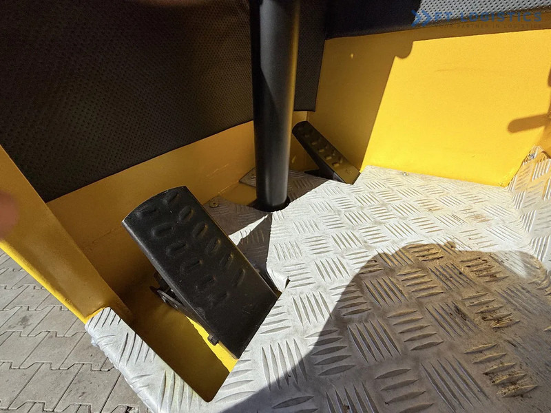 Chariot multidirectionnel Combilift Combilift FOUR-WAY MULTIDIRECTIONAL FORKLIFT C4000 / DIESEL / DUPLEX 4100MM / ONLY 2888 HOURS / FORK POSITIONER / FULL CABIN – H: photos 14