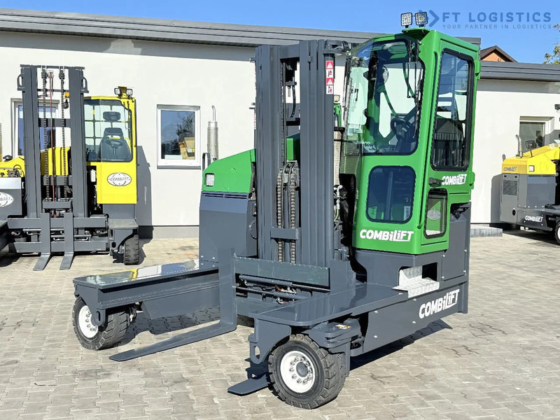 Combilift Combilift FOUR-WAY MULTIDIRECTIONAL FORKLIFT C4500 / DIESEL / TRIPLEX 4900MM / ONLY 4854 HOURS / FORK POSITIONER / FULL CABIN – - Chariot multidirectionnel: photos 4 Combilift Combilift FOUR-WAY MULTIDIRECTIONAL FORKLIFT C4500 / DIESEL / TRIPLEX 4900MM / ONLY 4854 HOURS / FORK POSITIONER / FULL CABIN – - Chariot multidirectionnel: photos 4