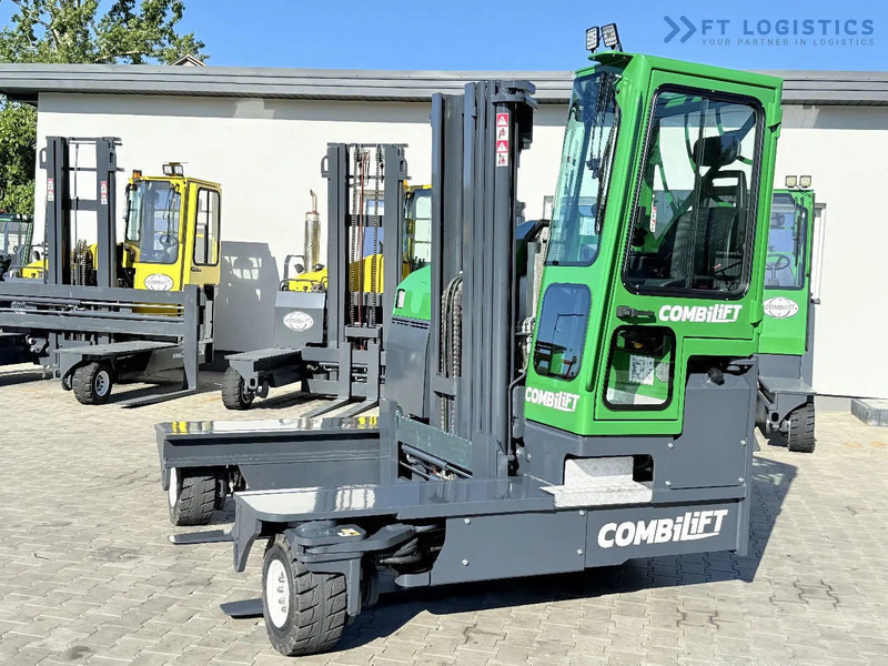 Combilift Combilift FOUR-WAY MULTIDIRECTIONAL FORKLIFT C4500 / DIESEL / TRIPLEX 4900MM / ONLY 4854 HOURS / FORK POSITIONER / FULL CABIN – - Chariot multidirectionnel: photos 3 Combilift Combilift FOUR-WAY MULTIDIRECTIONAL FORKLIFT C4500 / DIESEL / TRIPLEX 4900MM / ONLY 4854 HOURS / FORK POSITIONER / FULL CABIN – - Chariot multidirectionnel: photos 3