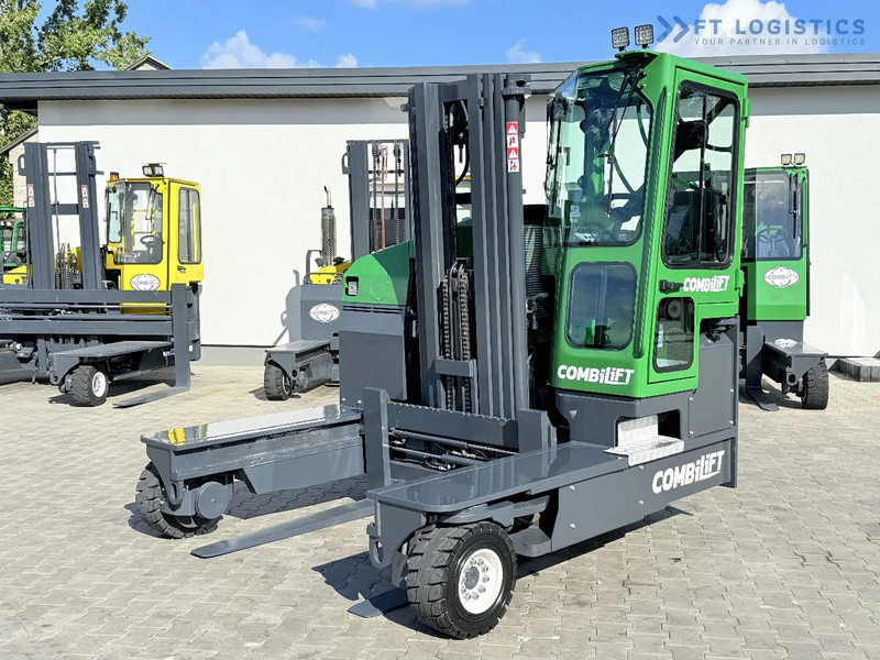 Combilift FOUR-WAY / MULTI-DIRECTIONAL FORKLIFT C4500 / DIESEL / TRIPLEX 4900MM / ONLY 4160 WORKING HOURS / FORK POSITIONER / FULL CABIN W - Chariot multidirectionnel: photos 2 Combilift FOUR-WAY / MULTI-DIRECTIONAL FORKLIFT C4500 / DIESEL / TRIPLEX 4900MM / ONLY 4160 WORKING HOURS / FORK POSITIONER / FULL CABIN W - Chariot multidirectionnel: photos 2
