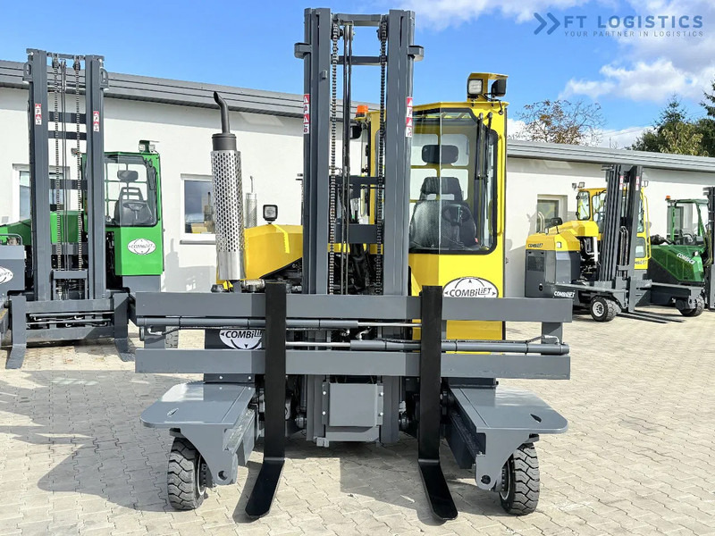 Combilift FOUR-WAY / MULTI-DIRECTIONAL FORKLIFT / ONLY 491 HOURS / C2500 / GAS / DUPLEX 4600MM / SHORT – ONLY 1900MM / WIDTH 2700MM WITH F - Chariot multidirectionnel: photos 4 Combilift FOUR-WAY / MULTI-DIRECTIONAL FORKLIFT / ONLY 491 HOURS / C2500 / GAS / DUPLEX 4600MM / SHORT – ONLY 1900MM / WIDTH 2700MM WITH F - Chariot multidirectionnel: photos 4