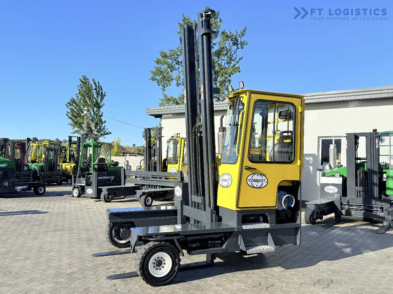 Combilift FOUR-WAY MULTIDIRECTIONAL FORKLIFT C5000 / GAS / TRIPLEX 6000MM / ONLY 4263 HOURS / FORK POSITIONER / EXCELLENT CONDITION / Wide - Chariot multidirectionnel: photos 3 Combilift FOUR-WAY MULTIDIRECTIONAL FORKLIFT C5000 / GAS / TRIPLEX 6000MM / ONLY 4263 HOURS / FORK POSITIONER / EXCELLENT CONDITION / Wide - Chariot multidirectionnel: photos 3