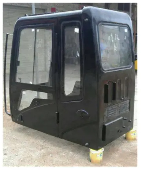 CATERPILLAR 320D - Cabine pour Pelle: photos 1 CATERPILLAR 320D - Cabine pour Pelle: photos 1