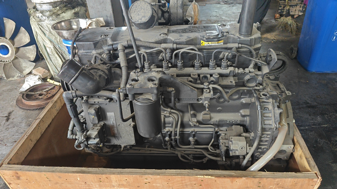 CATERPILLAR QSB6.7 - Moteur pour Pelle: photos 1 CATERPILLAR QSB6.7 - Moteur pour Pelle: photos 1