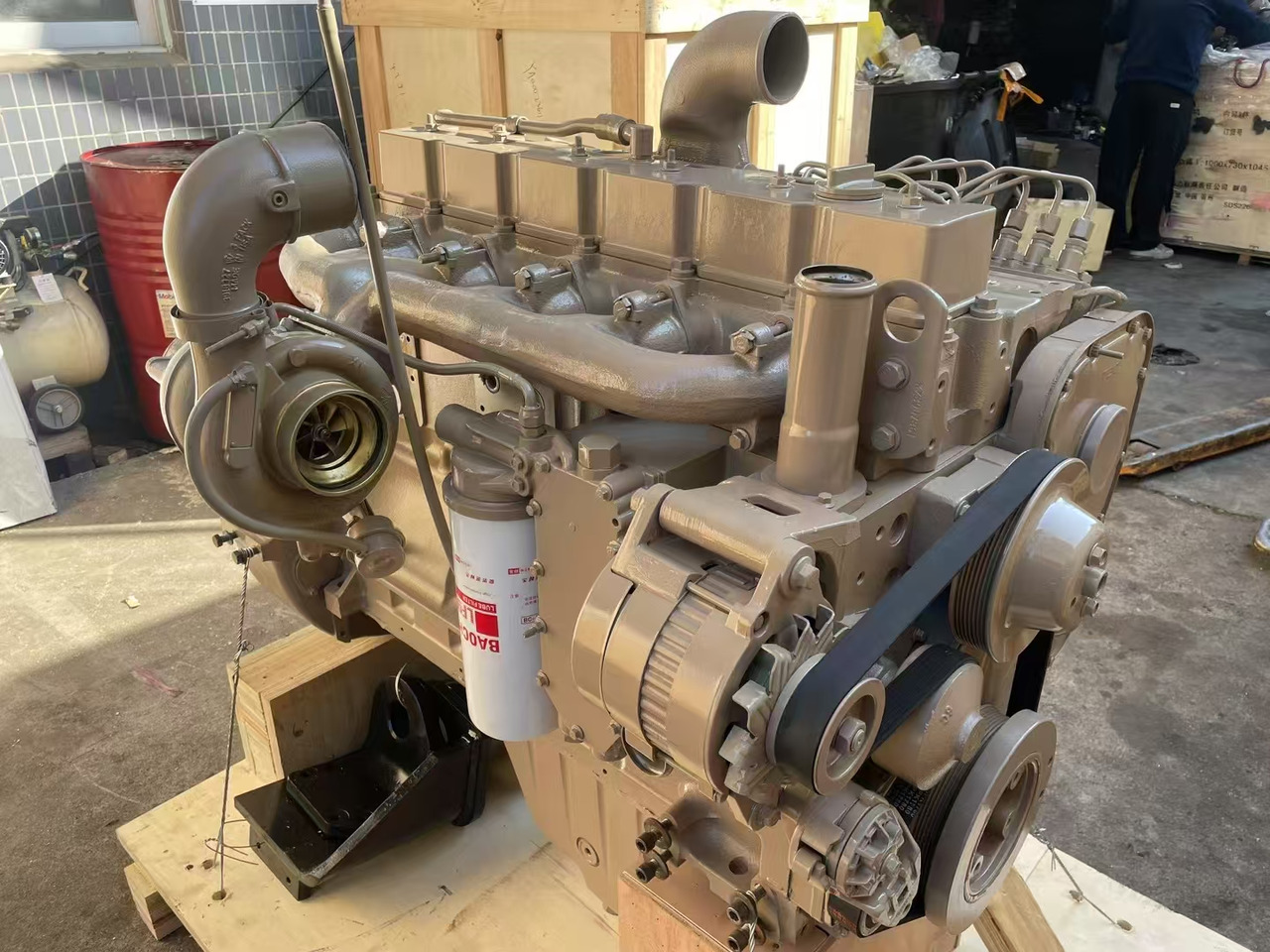 CUMMINS 6BT8.3 - Moteur pour Pelle: photos 1 CUMMINS 6BT8.3 - Moteur pour Pelle: photos 1