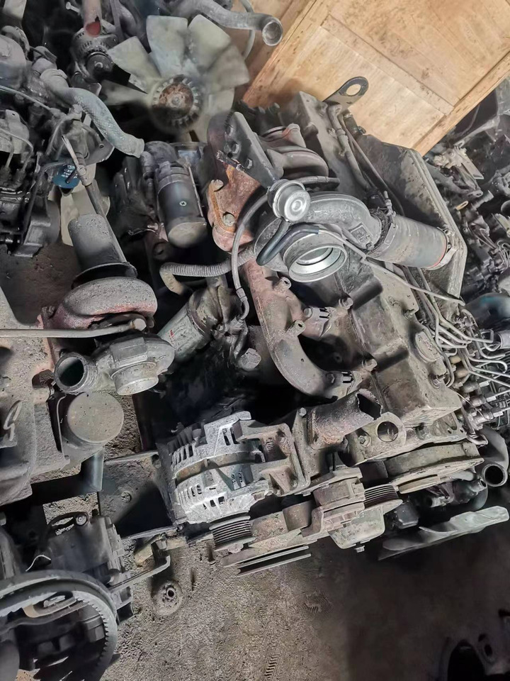 CUMMINS 6C8.3 - Moteur pour Pelle: photos 1 CUMMINS 6C8.3 - Moteur pour Pelle: photos 1