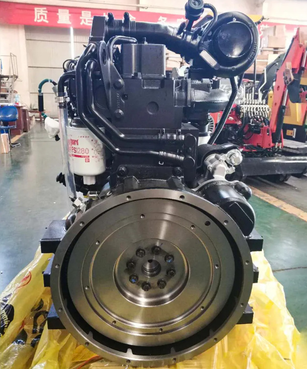 CUMMINS 6CTA8.3 - Moteur pour Pelle: photos 1 CUMMINS 6CTA8.3 - Moteur pour Pelle: photos 1