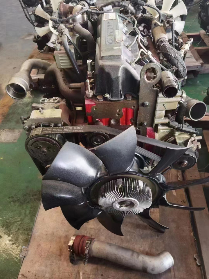 CUMMINS ISF3.8 - Moteur pour Pelle: photos 2 CUMMINS ISF3.8 - Moteur pour Pelle: photos 2
