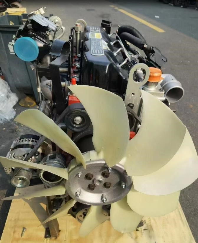 CUMMINS QSF3.8 - Moteur pour Pelle: photos 2 CUMMINS QSF3.8 - Moteur pour Pelle: photos 2