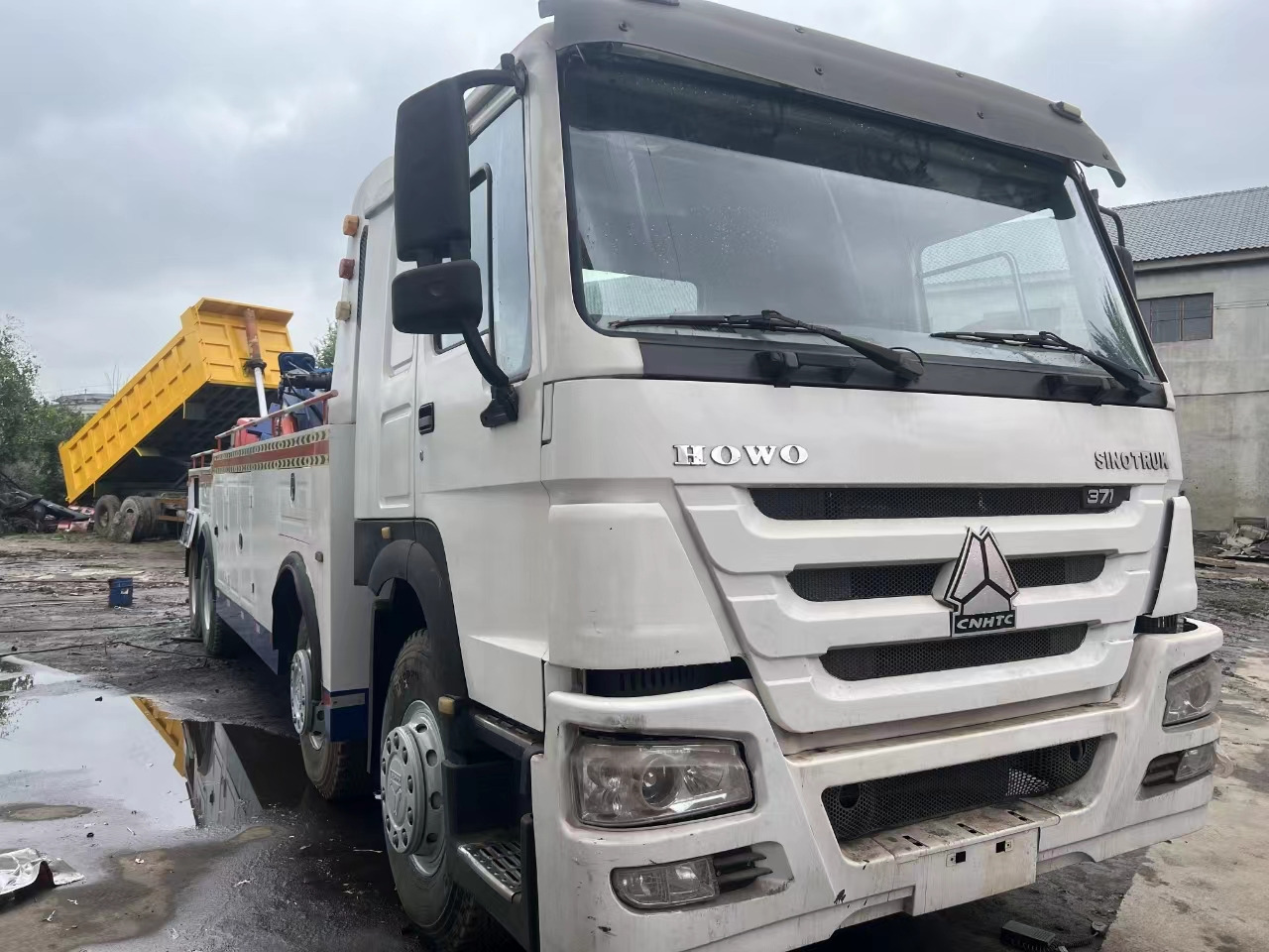 SINOTRUK - Camion: photos 1 SINOTRUK - Camion: photos 1