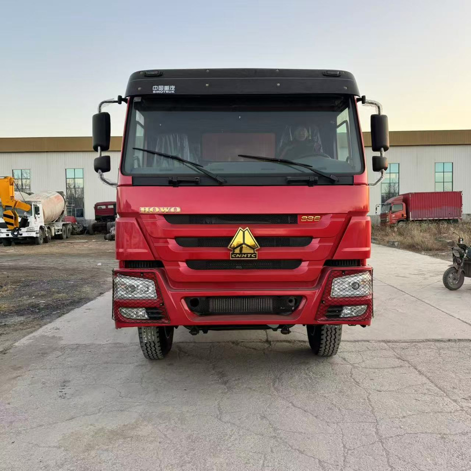 HOWO HOWO 371 6*4 dump truck - Camion benne: photos 1 HOWO HOWO 371 6*4 dump truck - Camion benne: photos 1
