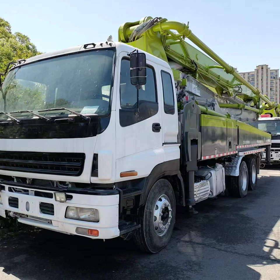 ISUZU 47 meters,6×4 - Camion malaxeur pompe: photos 5 ISUZU 47 meters,6×4 - Camion malaxeur pompe: photos 5
