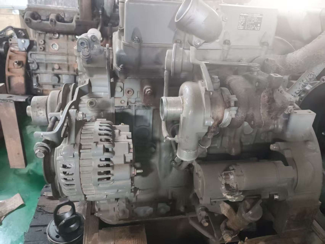 ISUZU 4LE2 - Moteur pour Pelle: photos 1 ISUZU 4LE2 - Moteur pour Pelle: photos 1