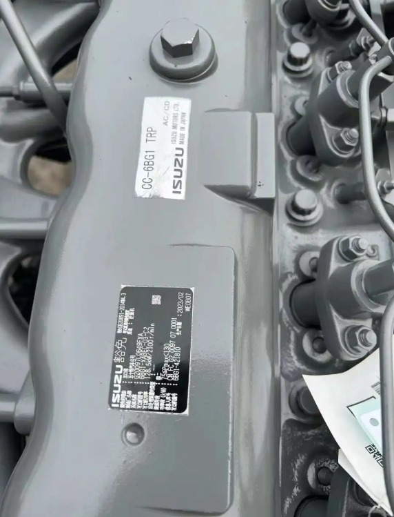 ISUZU 6BG1 - Moteur: photos 4 ISUZU 6BG1 - Moteur: photos 4