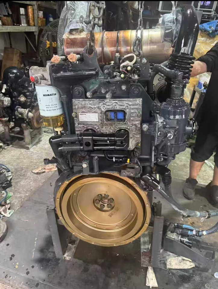 KOMATSU 4D95LE-6 - Moteur pour Pelle: photos 3 KOMATSU 4D95LE-6 - Moteur pour Pelle: photos 3