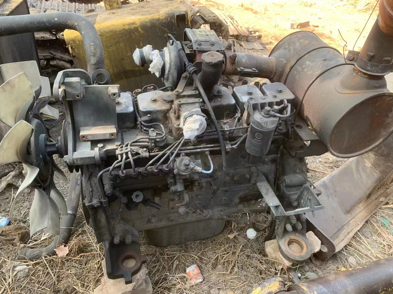 KOMATSU 6D102 - Moteur pour Pelle: photos 1 KOMATSU 6D102 - Moteur pour Pelle: photos 1