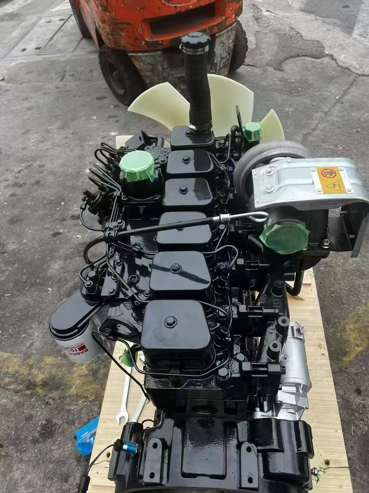 KOMATSU 6D102E - Moteur pour Pelle: photos 1 KOMATSU 6D102E - Moteur pour Pelle: photos 1