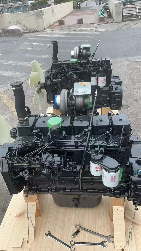 KOMATSU 6D102E - Moteur pour Pelle: photos 2 KOMATSU 6D102E - Moteur pour Pelle: photos 2