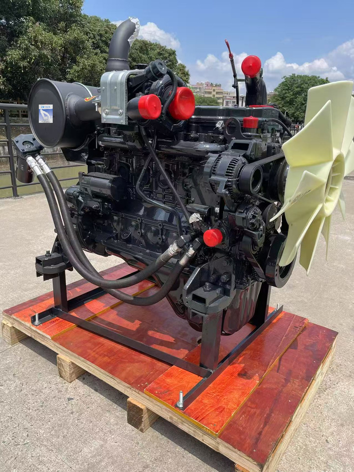 KOMATSU 6D107E-1 - Moteur pour Pelle: photos 4 KOMATSU 6D107E-1 - Moteur pour Pelle: photos 4