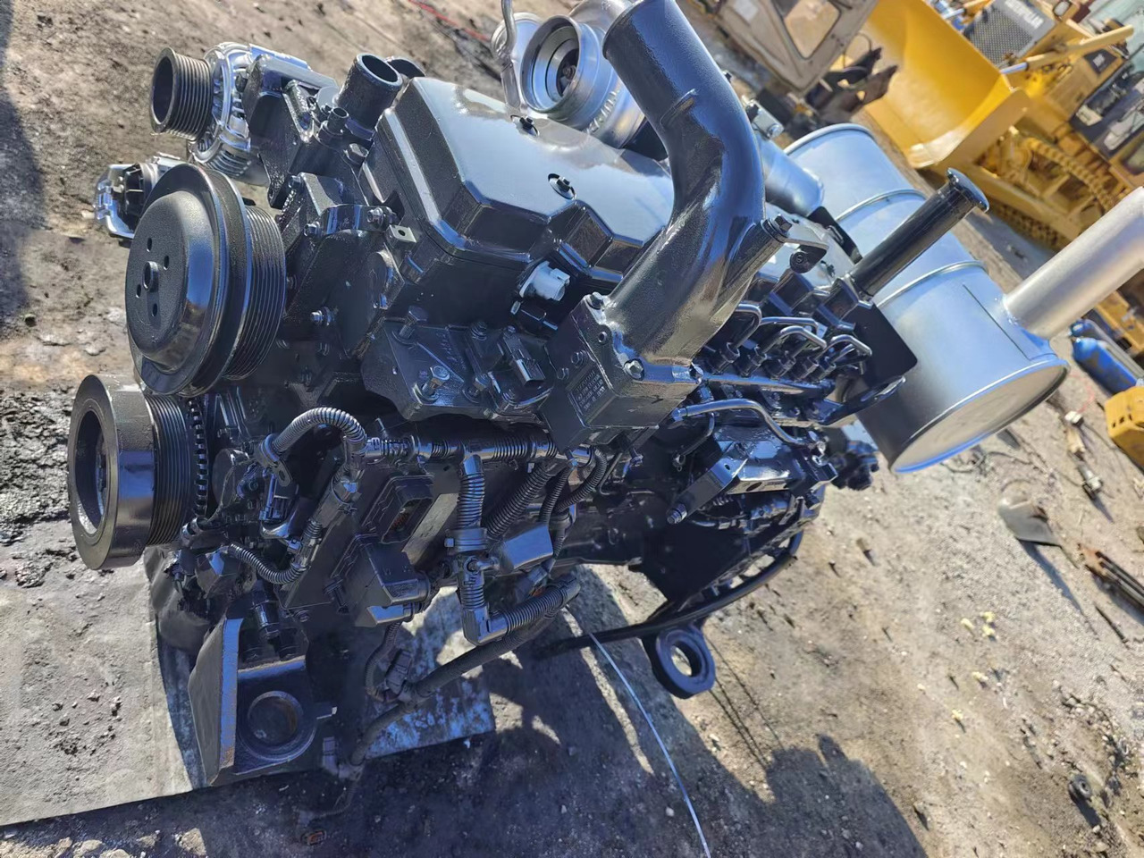 KOMATSU 6D107E-1 - Moteur pour Pelle: photos 4 KOMATSU 6D107E-1 - Moteur pour Pelle: photos 4