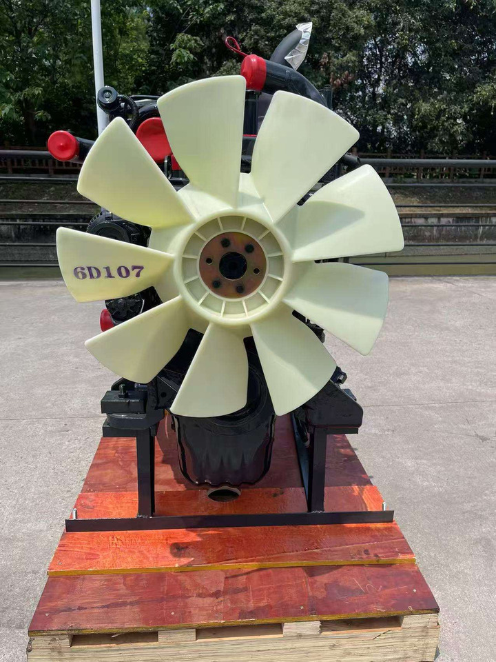 KOMATSU 6D107E-1 - Moteur pour Pelle: photos 3 KOMATSU 6D107E-1 - Moteur pour Pelle: photos 3