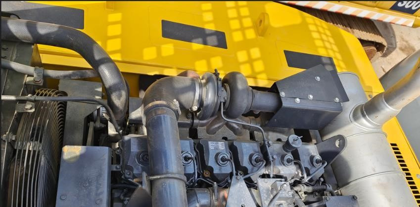 KOMATSU 6D125E-3 - Moteur pour Pelle: photos 1 KOMATSU 6D125E-3 - Moteur pour Pelle: photos 1