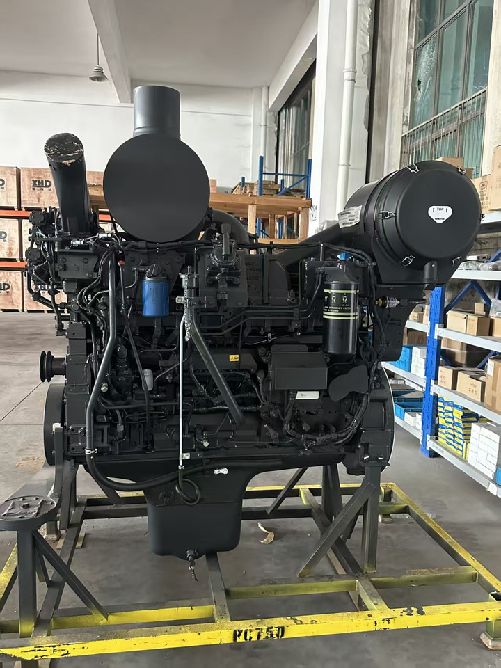 KOMATSU 6D140E-5 - Moteur pour Pelle: photos 2 KOMATSU 6D140E-5 - Moteur pour Pelle: photos 2