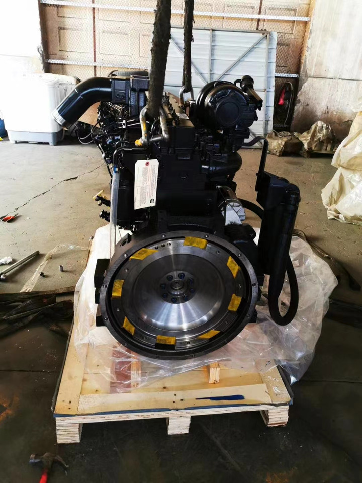 KOMATSU SAA6D114E - Moteur pour Pelle: photos 2 KOMATSU SAA6D114E - Moteur pour Pelle: photos 2