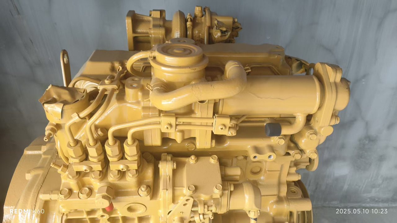 KUBOTA V2607 - Moteur pour Pelle: photos 4 KUBOTA V2607 - Moteur pour Pelle: photos 4