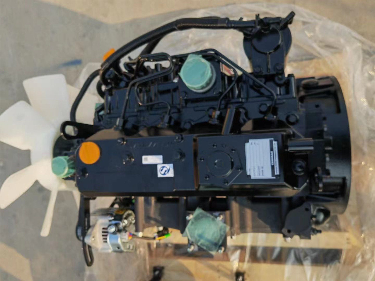 MITSUBISHI 4M40 - Moteur pour Pelle: photos 1 MITSUBISHI 4M40 - Moteur pour Pelle: photos 1