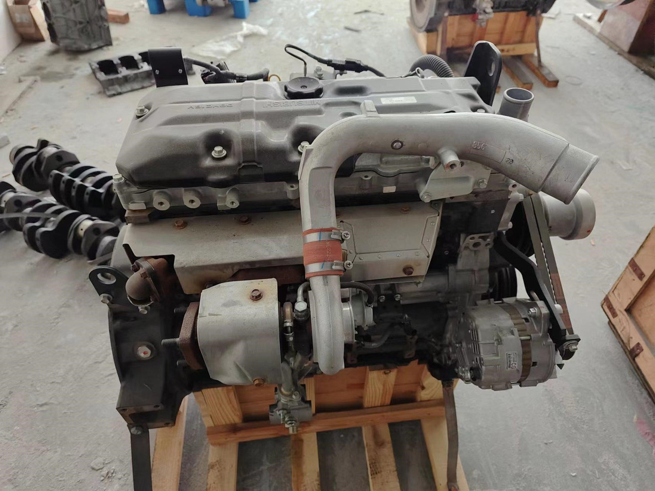 MITSUBISHI 4M50 - Moteur pour Pelle: photos 3 MITSUBISHI 4M50 - Moteur pour Pelle: photos 3